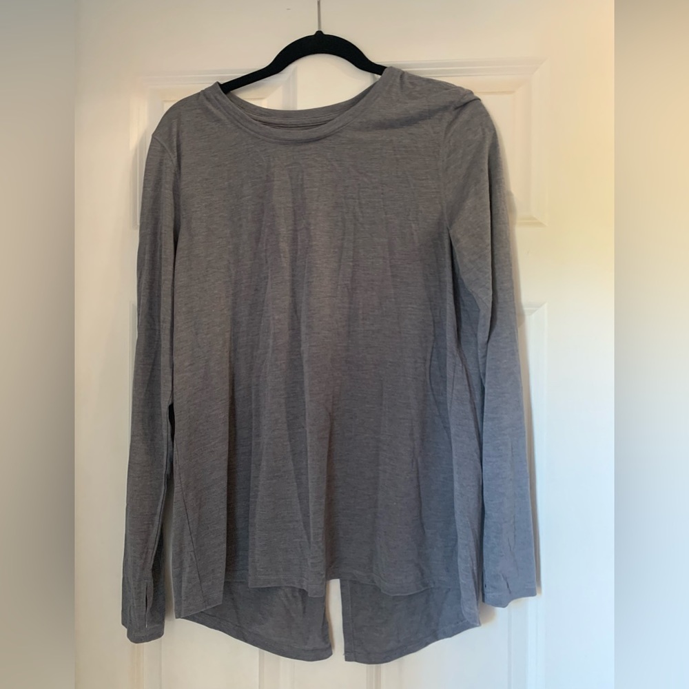 Old Navy activewear long sleeve gray top with split back
